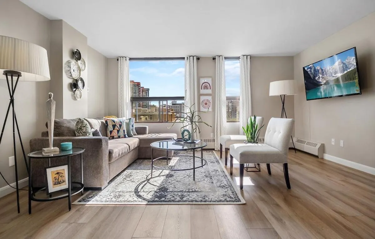 Calgary Beltline - A Stylish Condo Stay!
